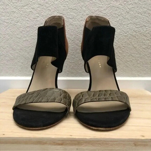 Trina Turk Black & Brown Leather Colorblock Heel 6 - Picture 4 of 5